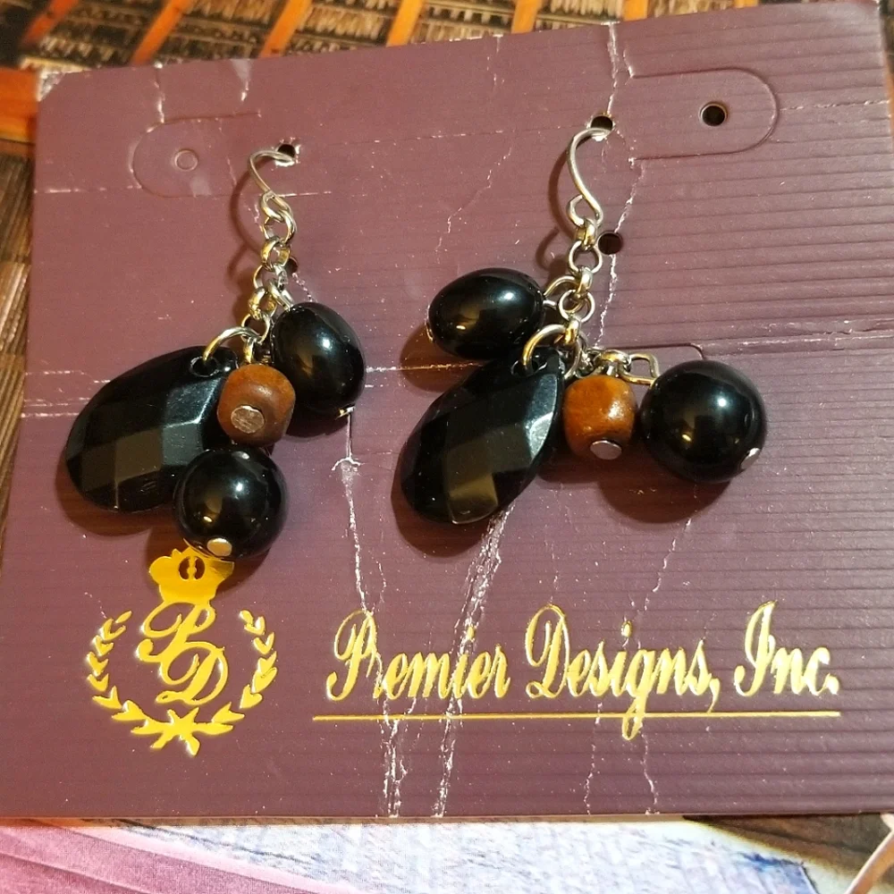 NWT Premier Designs Wood and Acrylic Bead Dangle Earrings - Picture 7 of 7